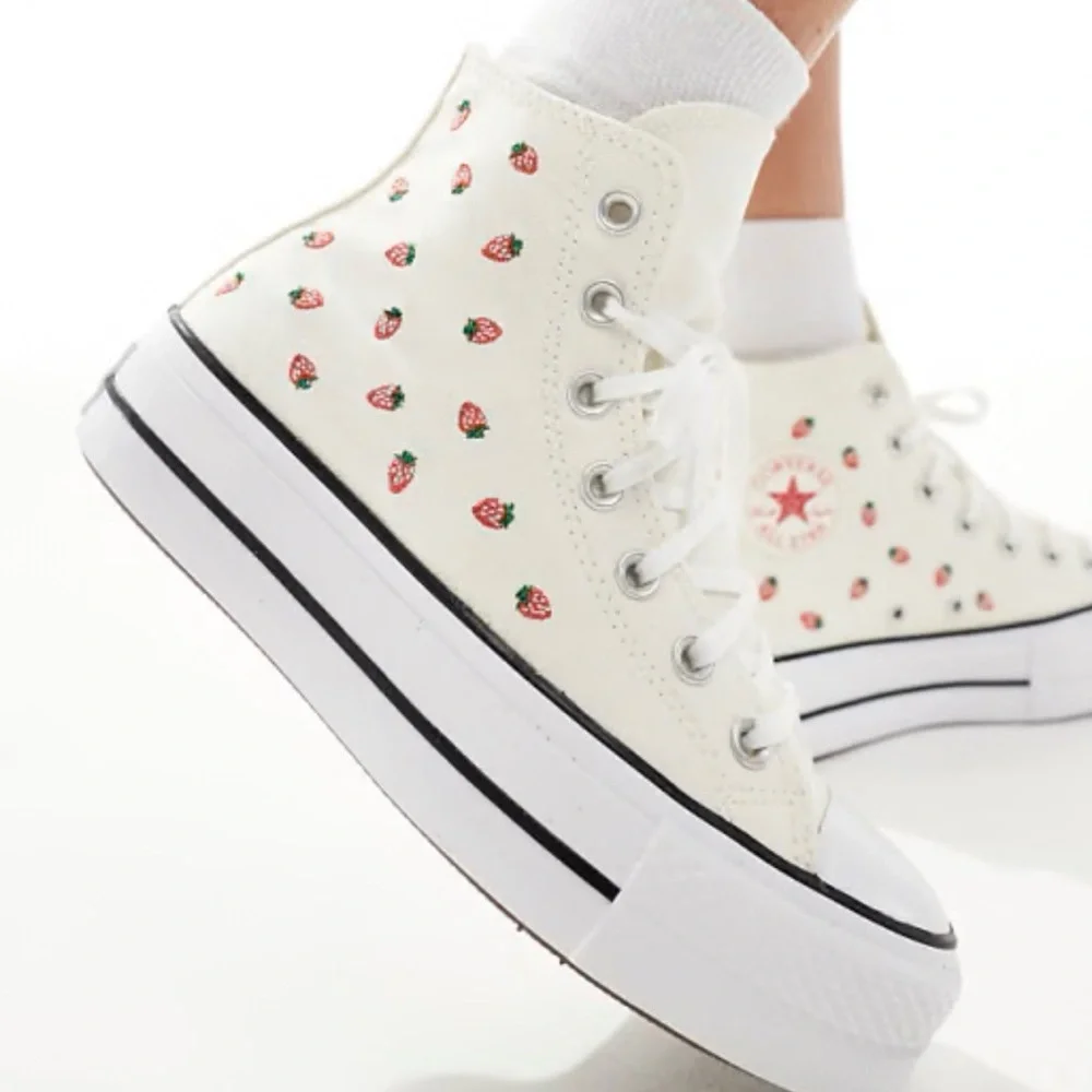Converse Chuck Taylor All Star Lift Hi sneakers 🍓 size 6